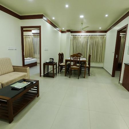Royalton Residency Hotel Mundakāyam Екстериор снимка