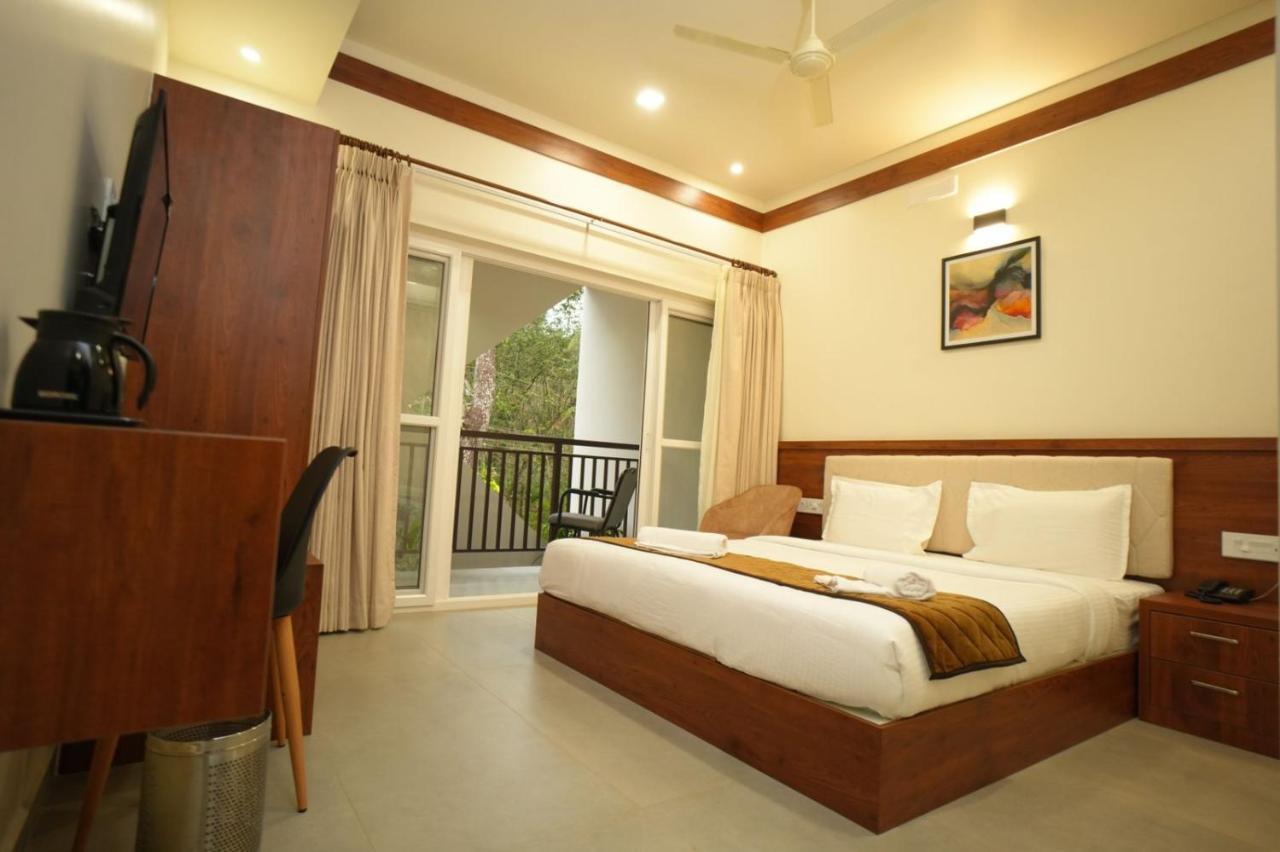 Royalton Residency Hotel Mundakāyam Екстериор снимка