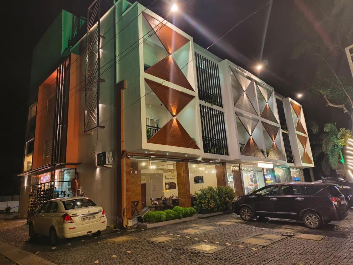 Royalton Residency Hotel Mundakāyam Екстериор снимка