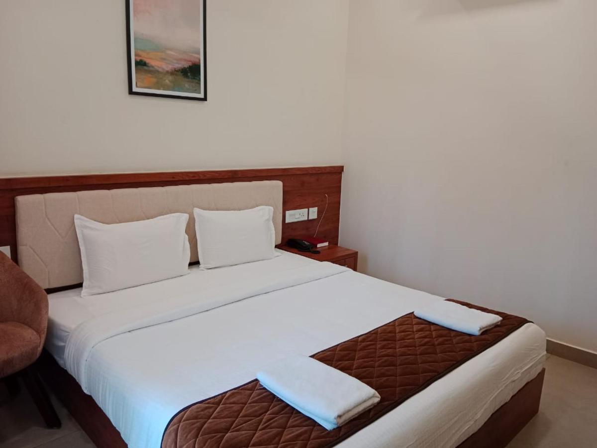 Royalton Residency Hotel Mundakāyam Екстериор снимка