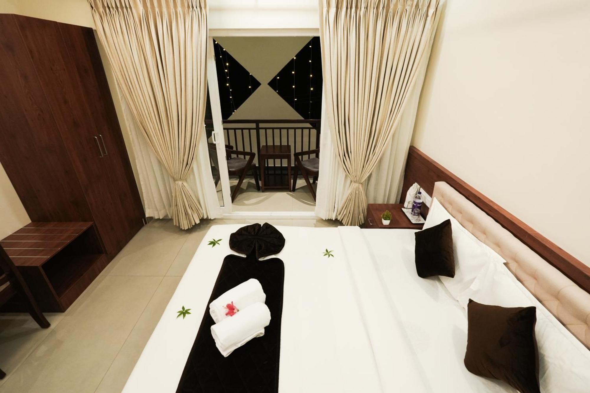 Royalton Residency Hotel Mundakāyam Екстериор снимка